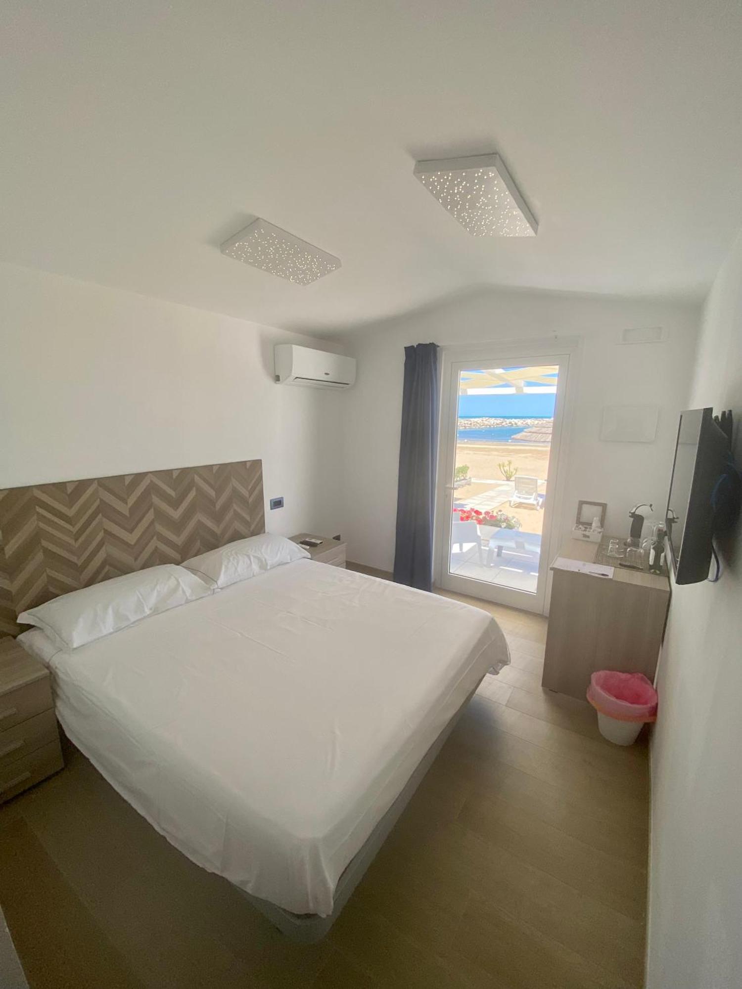 Marina Bay Beach Suites Peschici Luaran gambar