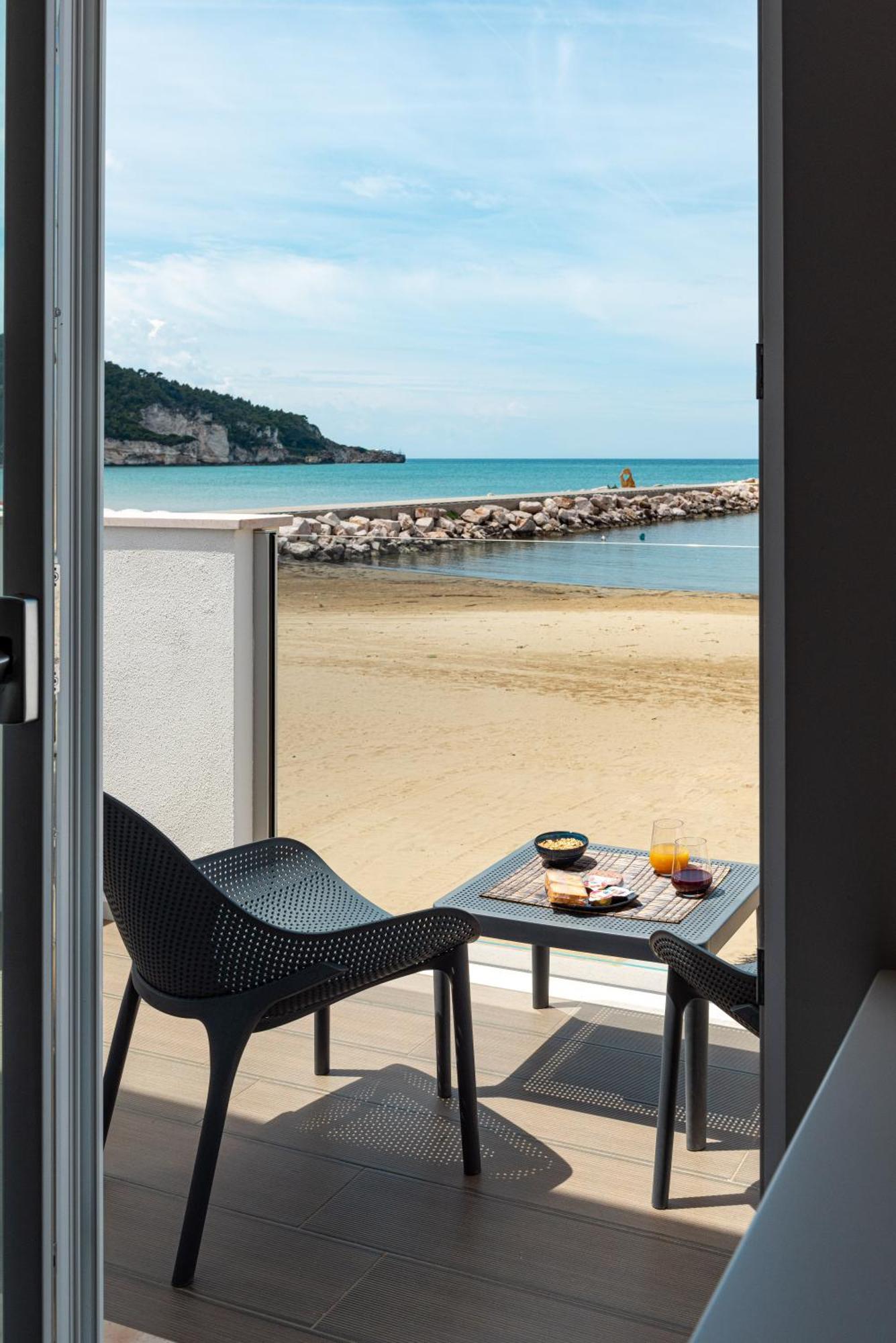 Marina Bay Beach Suites Peschici Luaran gambar